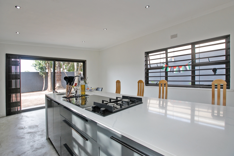 3 Bedroom Property for Sale in Claremont Village Western Cape